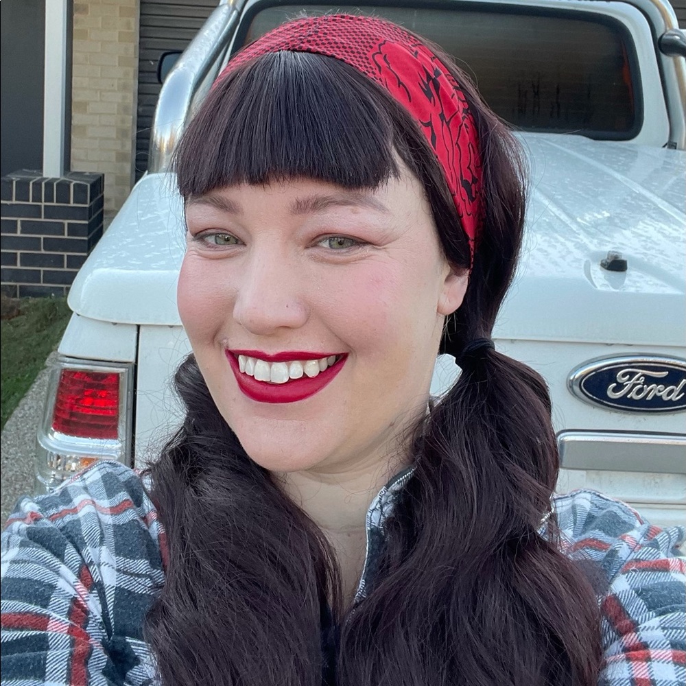 Meet your Posher, Selinna